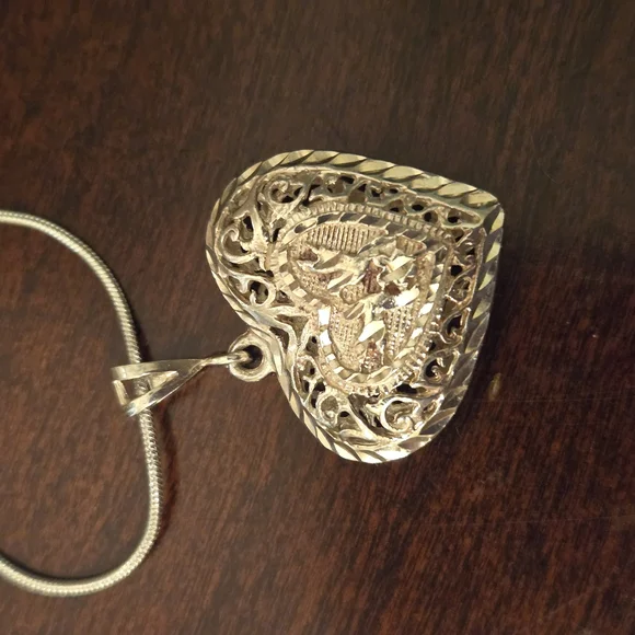 Elegant Sterling Silver Diamond Cut Heart Pendant Necklace - Picture 1 of 7